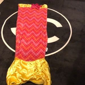 SNUGGLE mermaid 🧜‍♀️ blanket